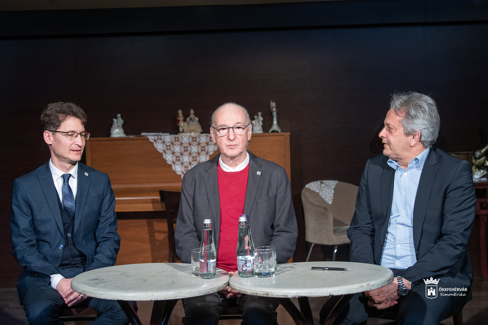 Jótékonysági előadással és szállítással segít a színház