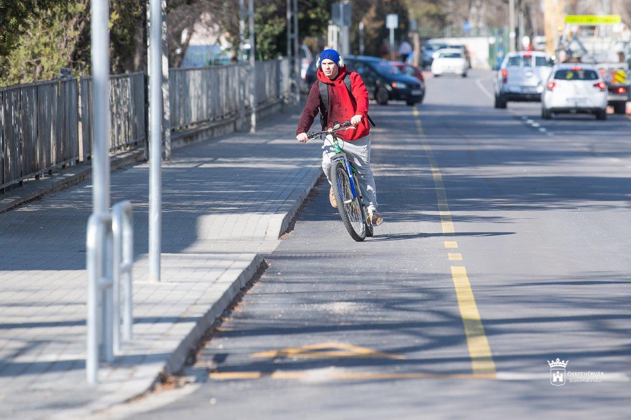 Aktívan Fejér megyében - a Budapest - Balaton kerékpárútról is szó lesz