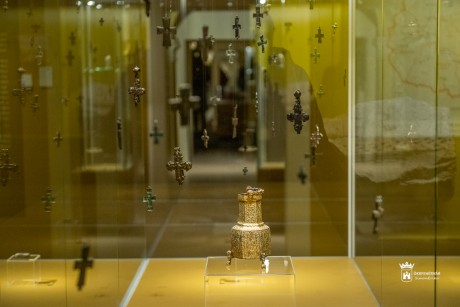 Királyok és Szentek - folyamatban van a feliratok cseréje