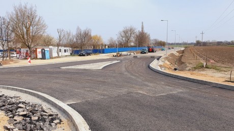 Készül a csomópont – változik a forgalmi rend a Börgöndi úton, a Juharfa utcánál