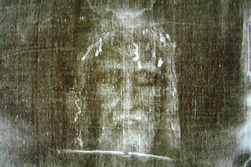 A Torinói Lepel hiteles másolata látható a Krisztus Király templomban