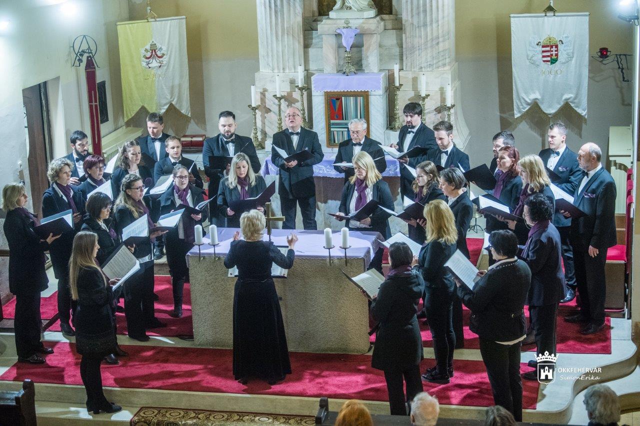 Nagyböjti zenés áhitat a Vox Mirabilis Kamarakórussal a Jézus Szíve templomban