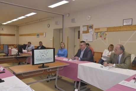 Fejlődő szakképzés Fehérváron – duális partnercégeivel egyeztetett a Széchenyi