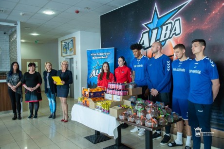 Kilencedik alkalommal szervezett húsvéti adományosztást az Alba Fehérvár