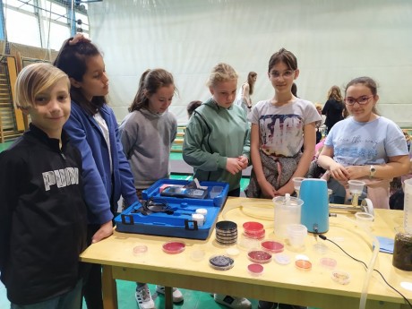 A Föld napja a Székesfehérvári István Király Általános Iskolában