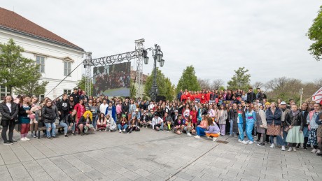 Huszonöt végzős osztály részvételével zajlott az idei Bolondballagás