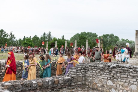 Floralia 2022 – hagyományőrzők sokasága varázsolt ókori hangulatot Gorsiumba