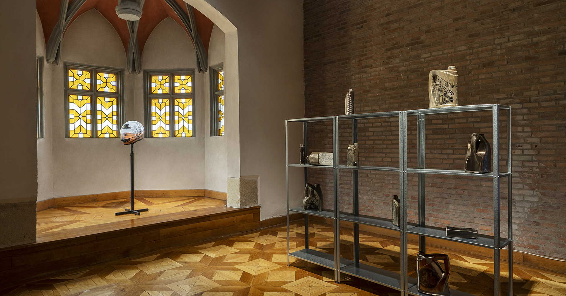 Kőolajmelankólia - Tárlatvezetés a 