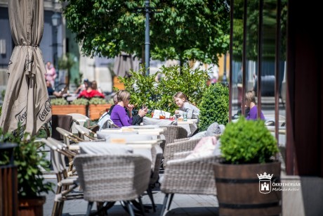 Ebben az évben is elengedi az önkormányzat a teraszdíjakat Székesfehérváron