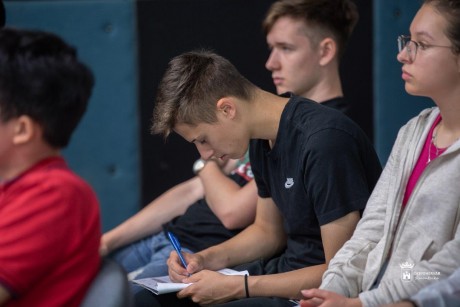 Jól be kell lőni az irányt! – pályaorientációs napot tartottak a Civil Központban