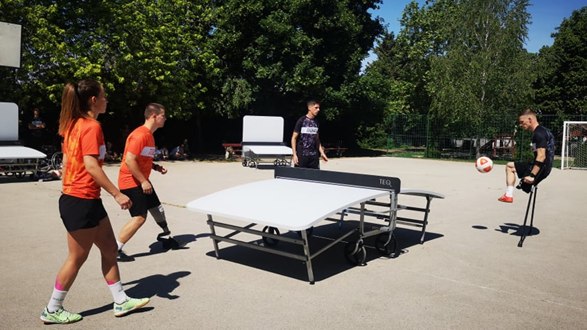 TEQsportok és érzékenyítés - paraatléták road showztak a Vasváriban