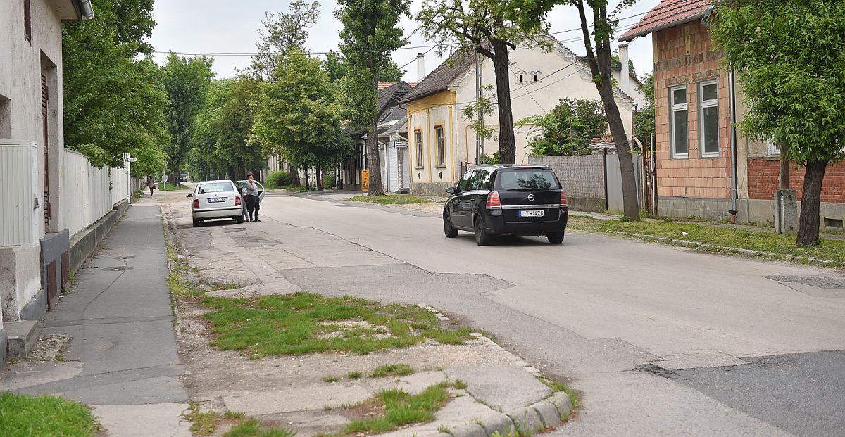 Teljes szélességű lezárások a Zrínyi utcában július közepéig