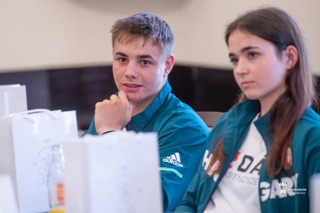A Fehérvár Küzdősport SE fiatal bokszolói tettek látogást a Városházán
