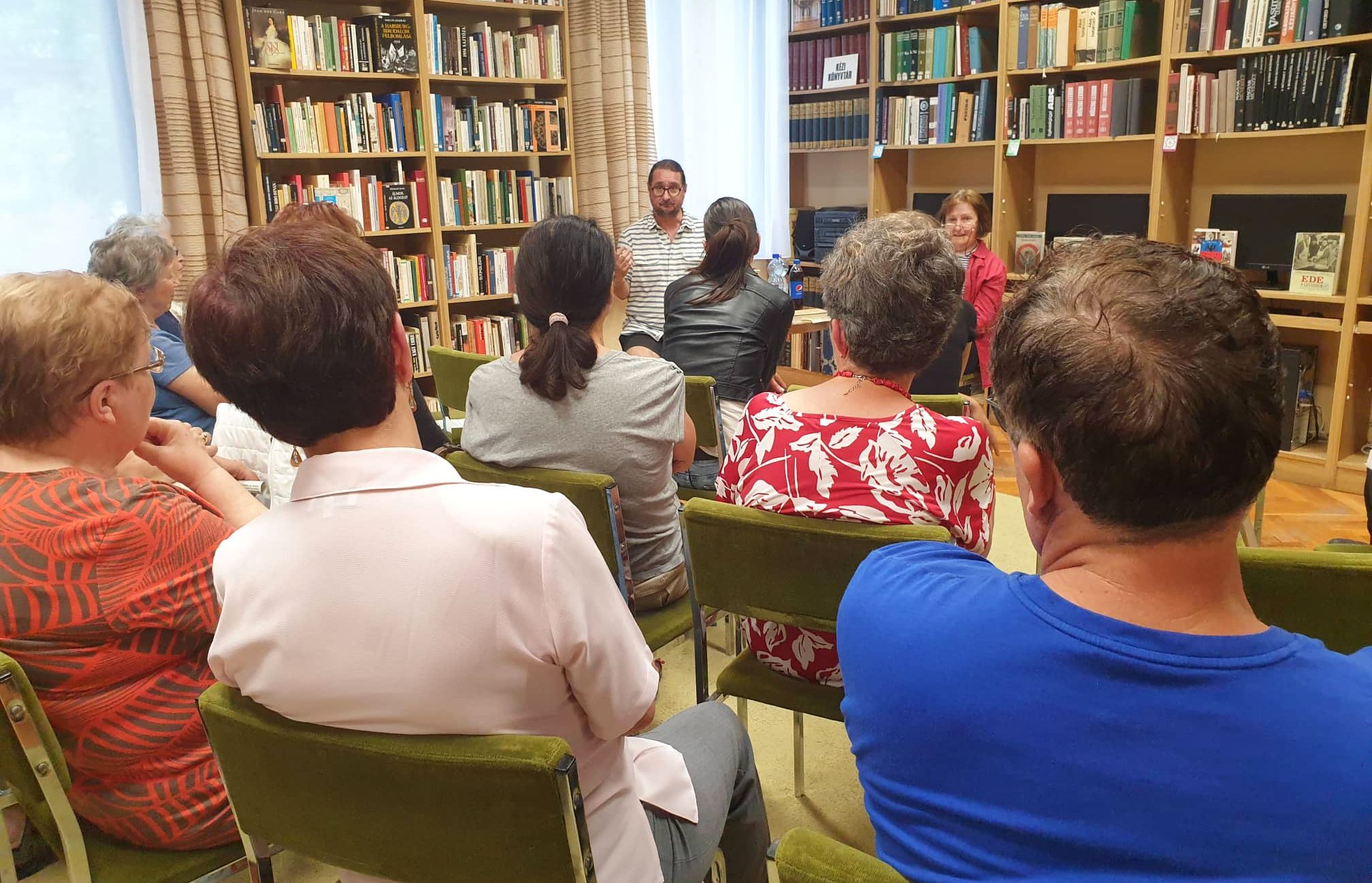 Cserna-Szabó András volt az Ünnepi Könyvheti Piknik vendége a Gárdonyiban