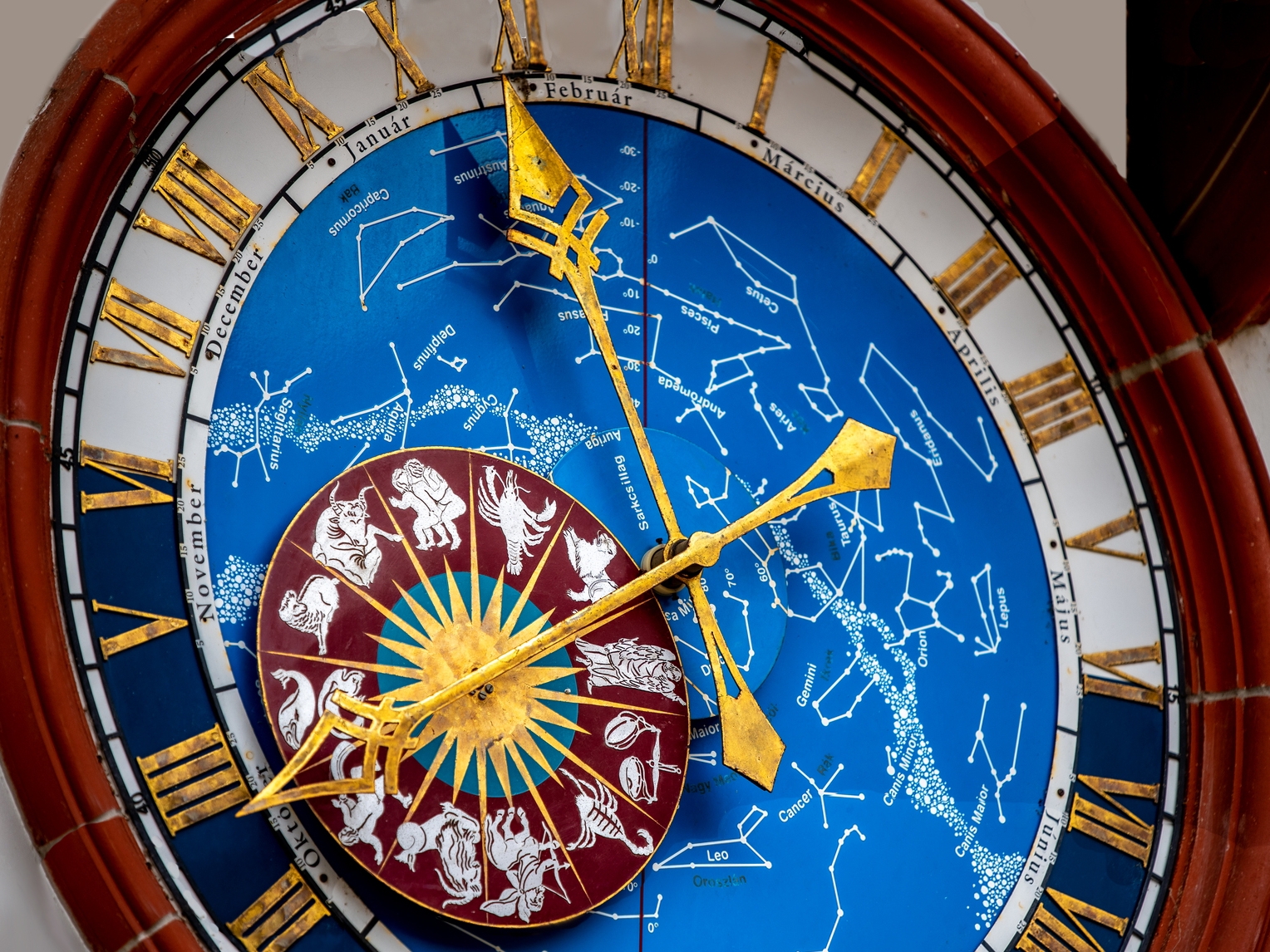 Hogyan mérték az időt az óra feltalálása előtt? – izgalmas városnéző séta Fehérváron