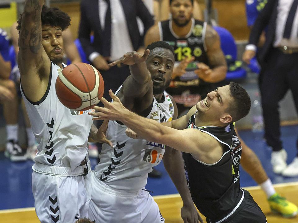 Nem sikerült a bravúr - arany helyett a bronzéremért játszhat az Alba Fehérvár