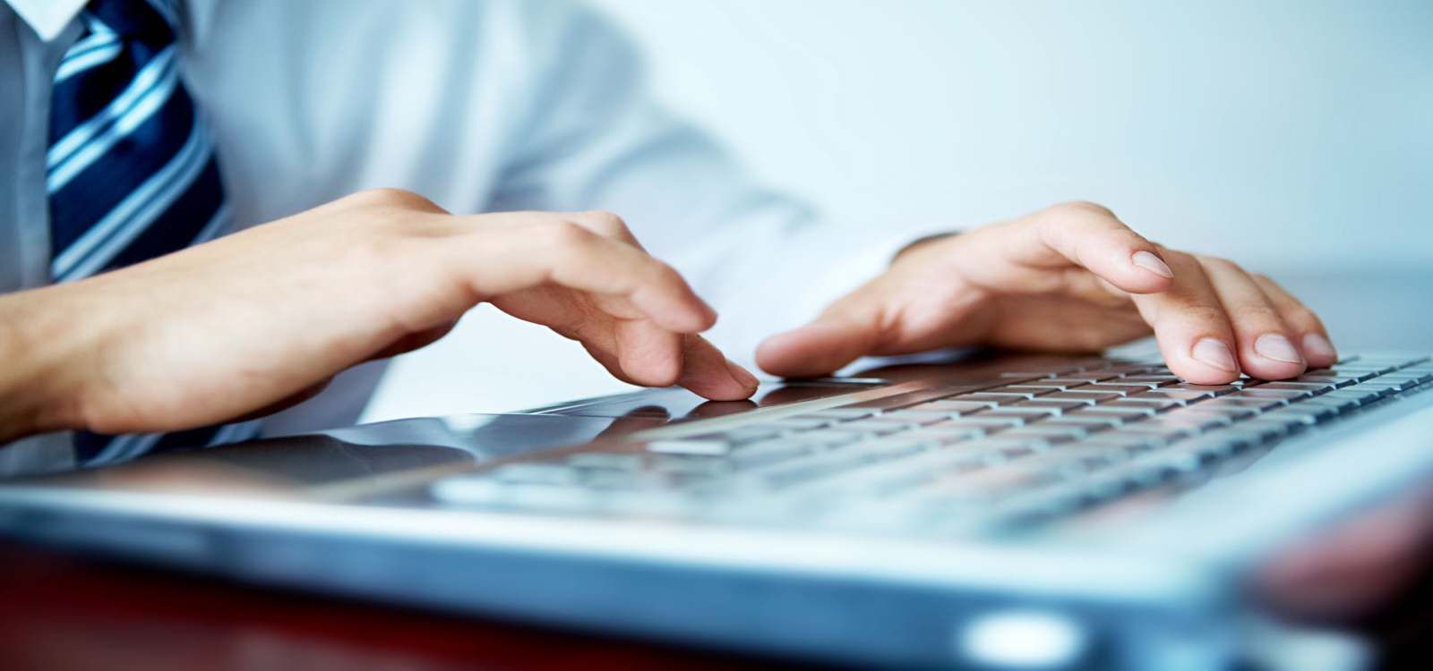 Csalássorozat a közösségi oldalon - vádemelés