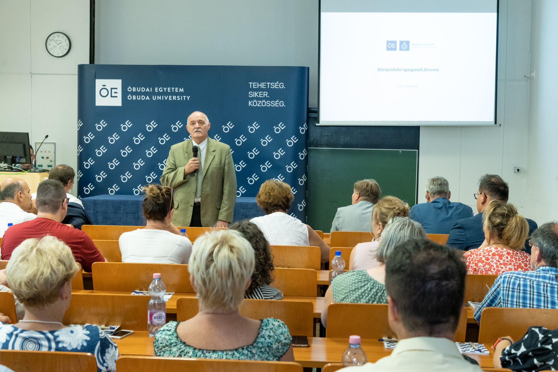 Közvetlen kapcsolat a középiskolákkal – igazgatói fórumot szervezett az Óbudai Egyetem