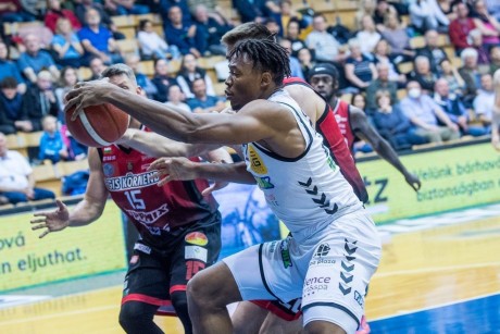 Omenaka Goodwin, a 21 éves center két év után távozik az Alba Fehérvártól