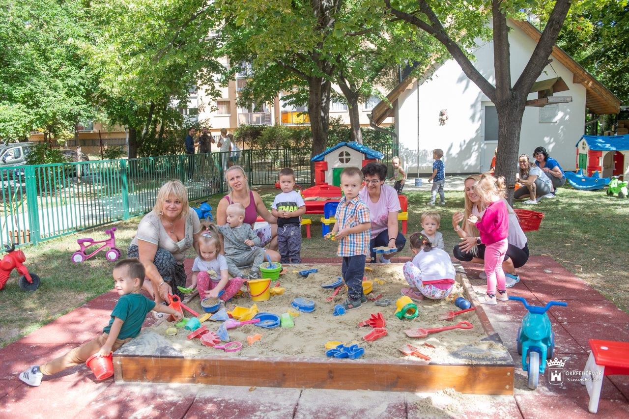 Birtokba vették a gyerekek a teljesen megújult Mancz János Mini Bölcsődét
