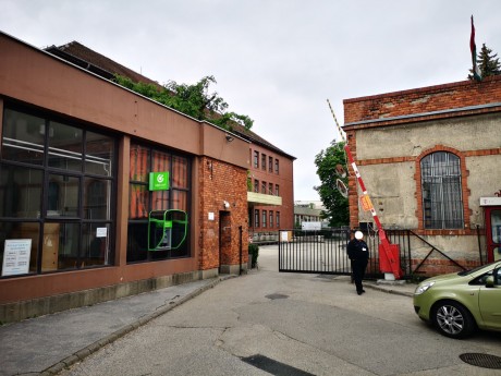 Így tud közlekedni a kórházon belül - jól halad az új belgyógyászati tömb építése