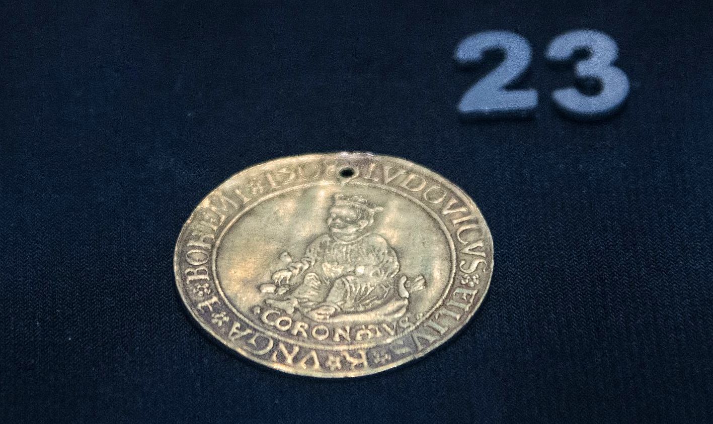 Királyi aranyak Fehérváron - páratlan kiállítás nyílt a Rendház épületében