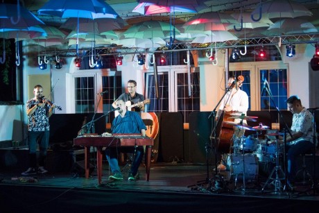 Cimbaliband Fehérváron - népzene kelet-európai életérzéssel a Táncházban