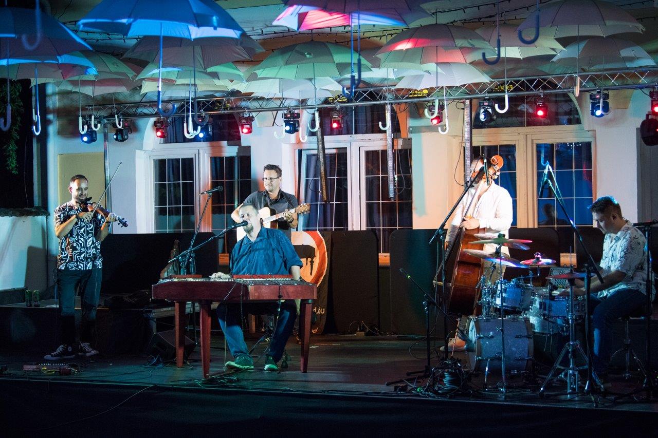 Cimbaliband Fehérváron - népzene kelet-európai életérzéssel a Táncházban