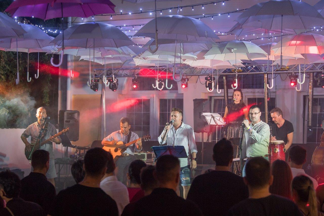 A Puszták Népe Front zenekar koncertjével búcsúztak a Királyi Folkesték