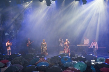 Tóth Gabi és Tóth Vera koncertjével zárult a Székesfehérvári Királyi Napok