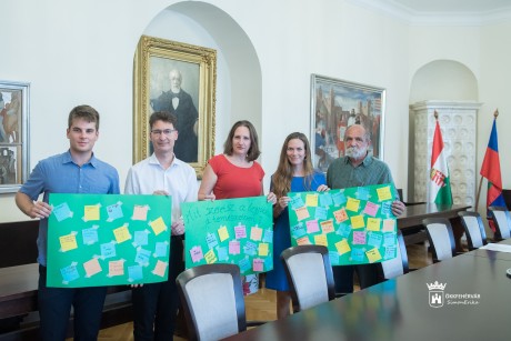 Közös felelősség a zöldfelületek gondozása - zöld civilek a Városházán