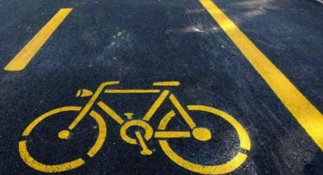 Aszfaltozás és burkolatjel-festés miatt torlódás várható a Berényi úton – vasárnap és hétfőn végzik a munkát