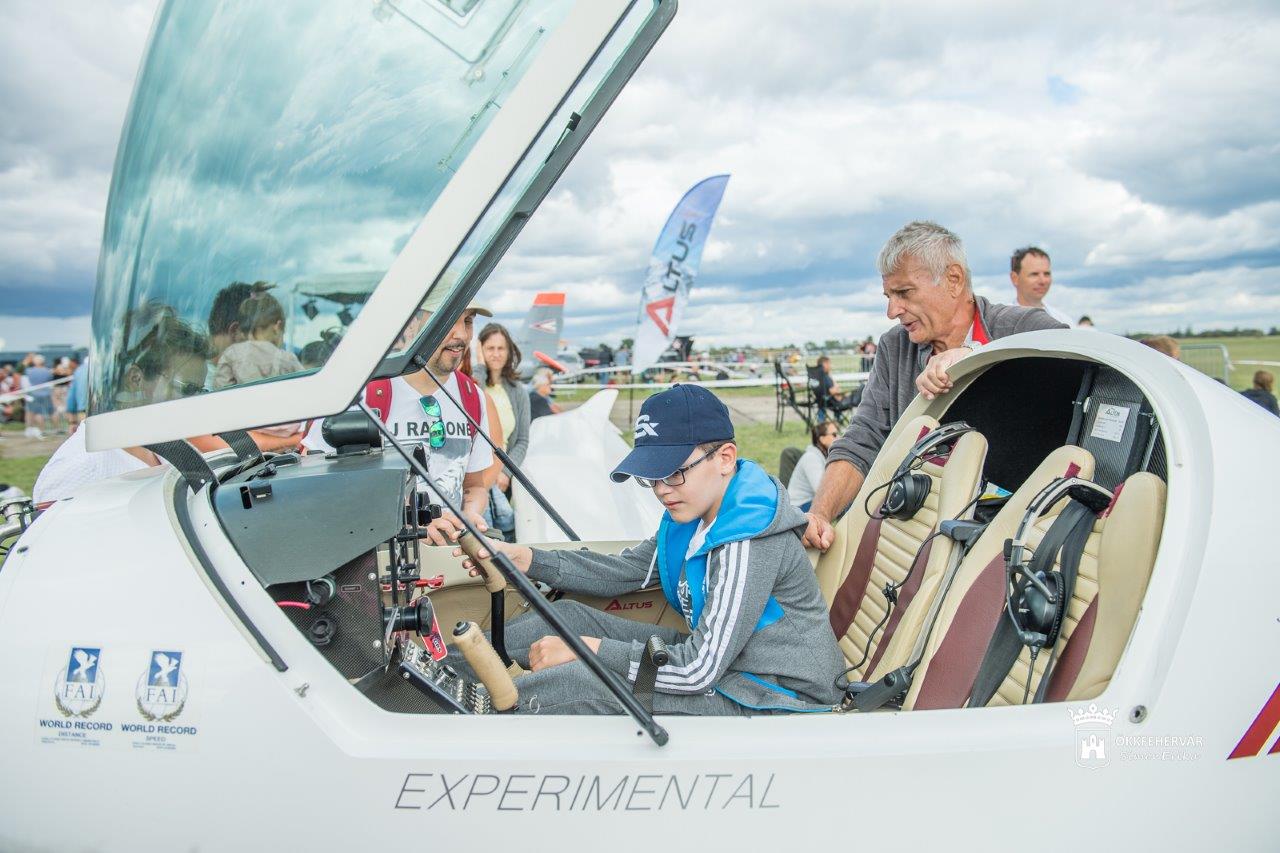Felejthetetlen élmények az égen - ilyen volt az idei Börgöndi Légiparádé
