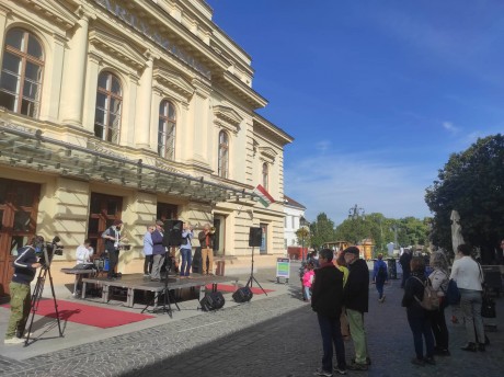 Cintárnyéros cudar világ - nyílt nap a Vörösmarty Színházban