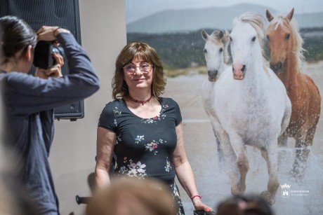 Horváth Hella gyógyulásáról, útkereséséről lesz szó az Aranybulla Könyvtárban