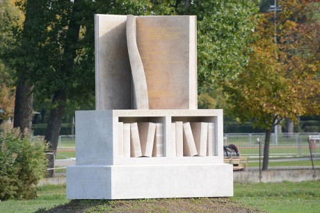 Újabb Melocco-emlékmű Fehérváron - a helsinki olimpia tiszteletére készült köztéri alkotás