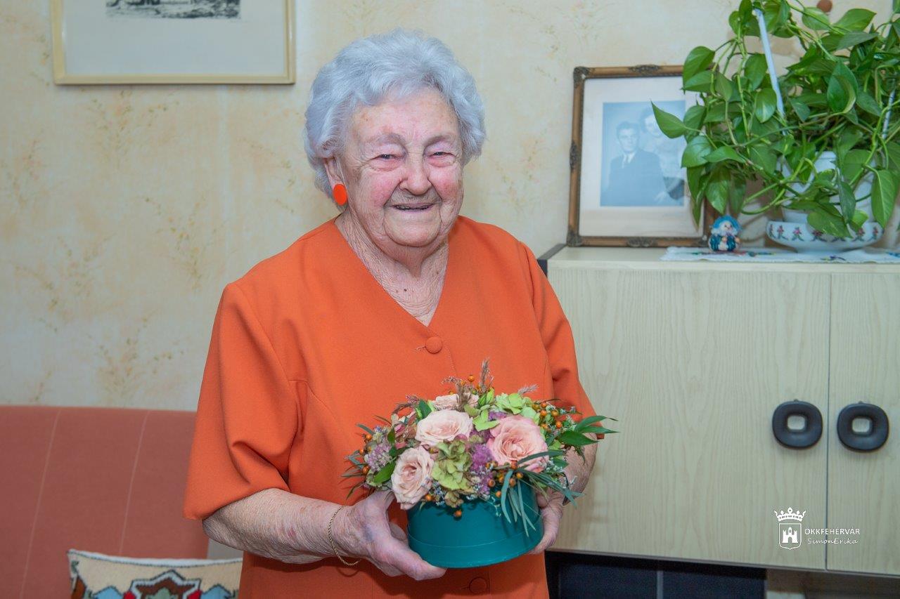 Hit, szeretet és munka – 90. születésnapján köszöntötték Koncsag Lászlónét