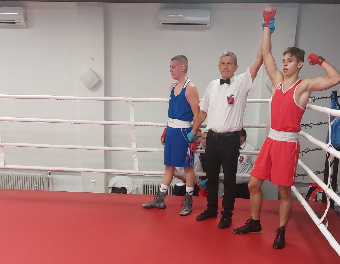 Az Arnold Boxing Club versenyzőinek tartalmas felkészülése a bajnokságra