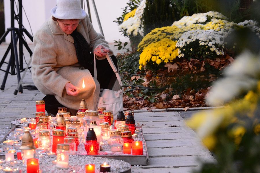 Mindenszentek - emlékezzünk meg biztonságban elhunyt szeretteinkről