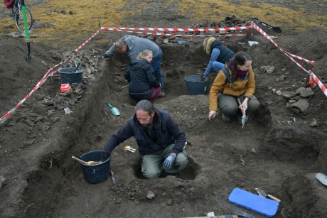 Szenzációs leletek kerültek elő a fehérvári rablóásatás helyszínén
