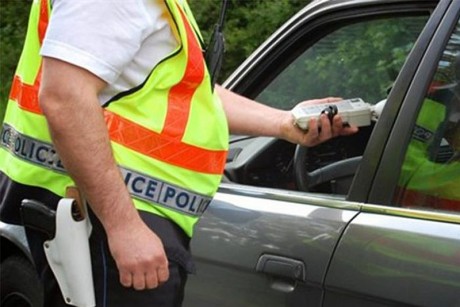 Eltiltása ellenére vezetett - most börtönbe kerülhet