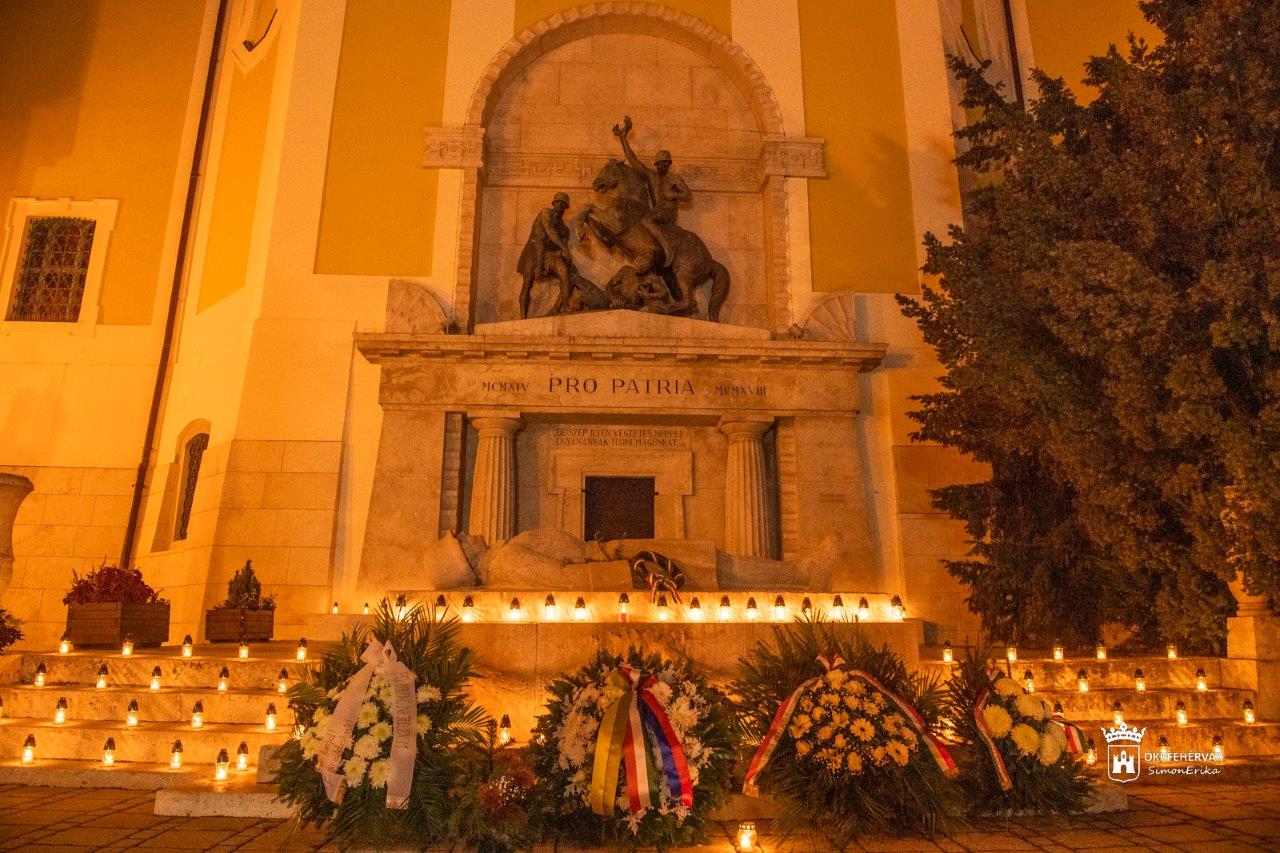 Néma koszorúzással emlékeztek az I. világháború hőseire