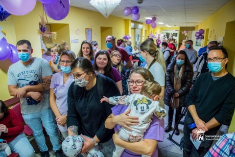 A remény színe hirdette a koraszülöttek világnapját