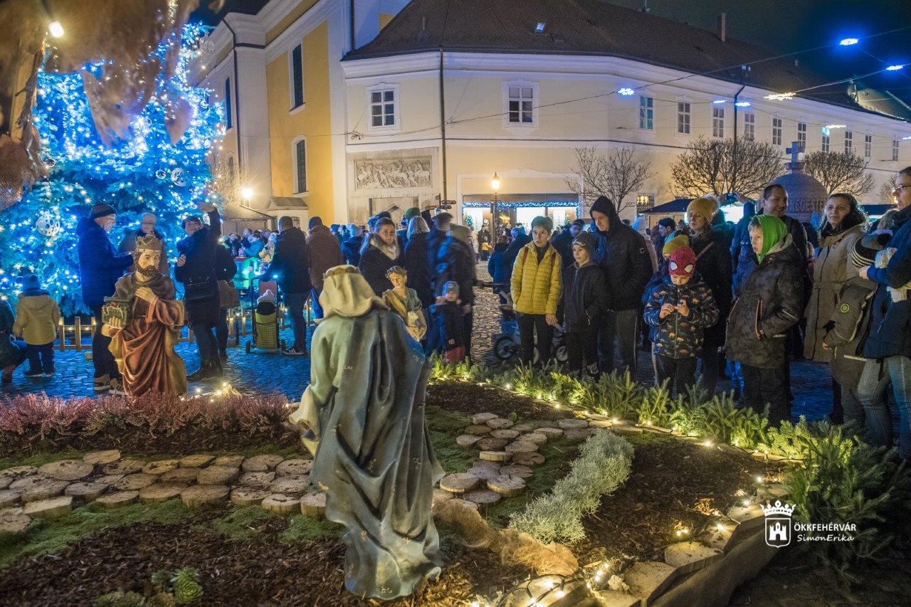 Adventi szokásaink – így ünnepeltek és ünnepelnek ma a székesfehérváriak