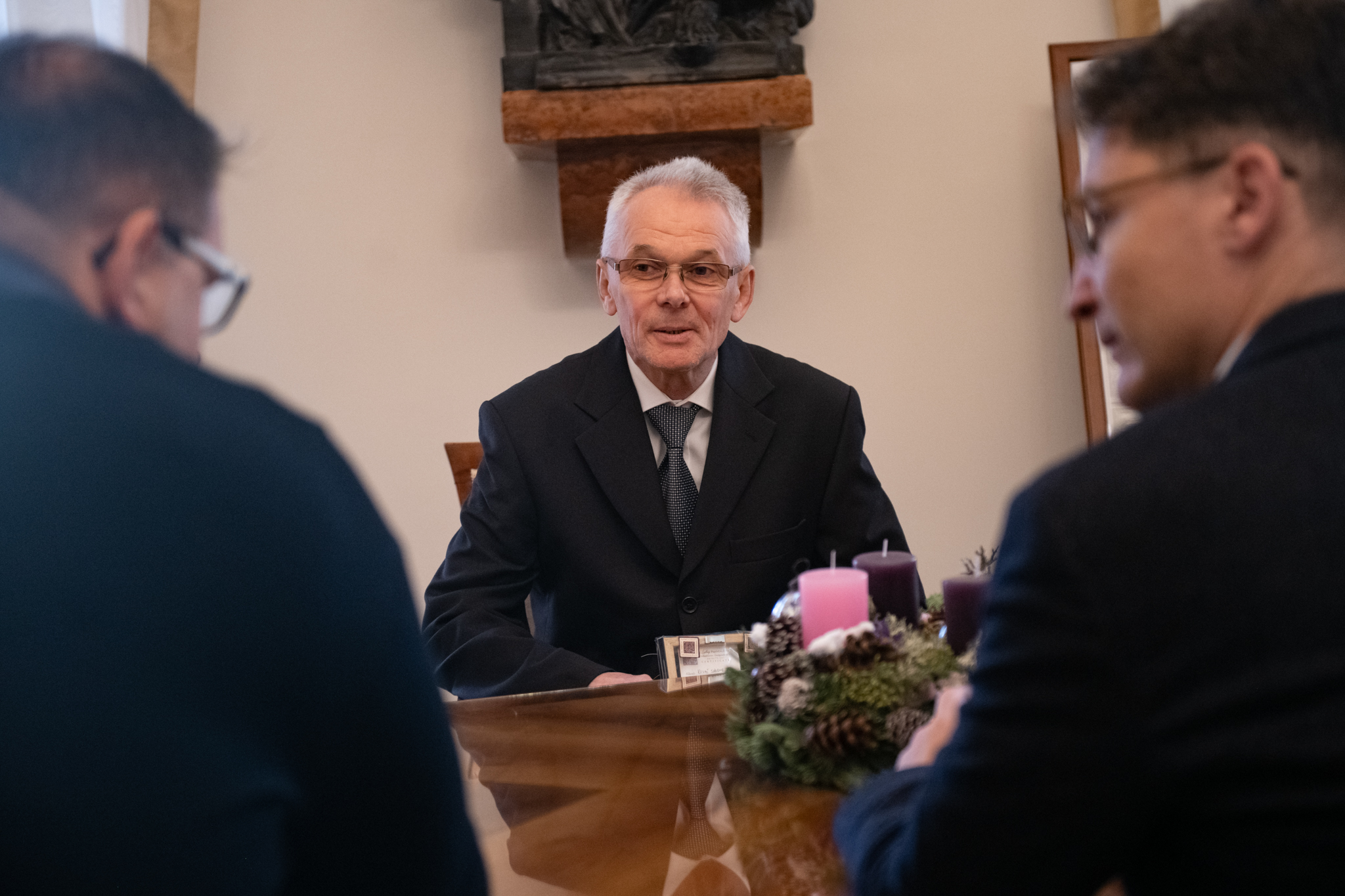 A Városházán köszöntötték Szabó Ernőt, a Tóvárosi Lakásfenntartó Szövetkezet korábbi elnökét