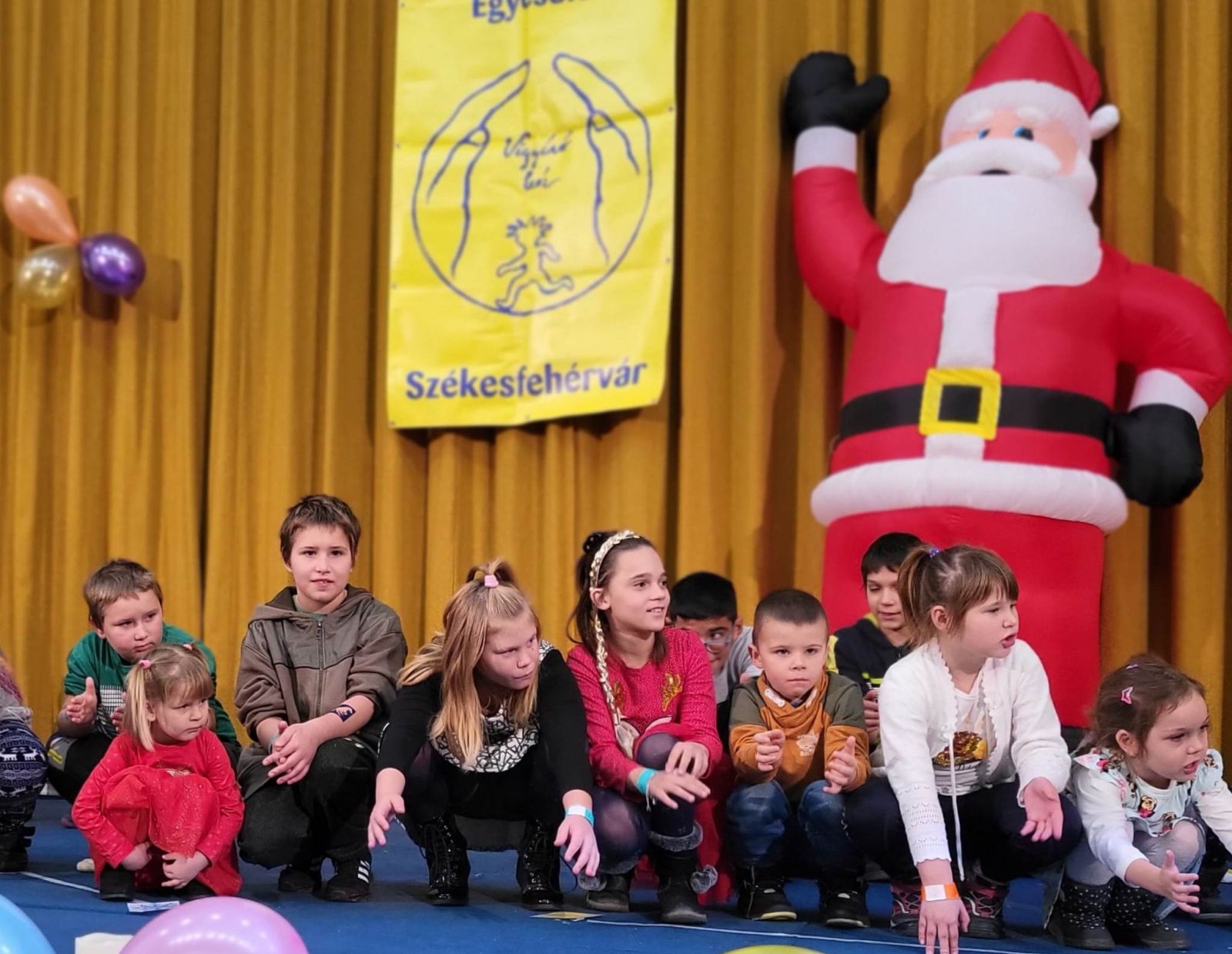 Igazi szeretet lengte be a Civil házat a XXII. Télapóvárón