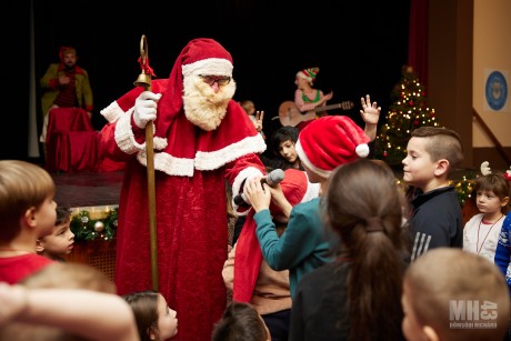 A helyőrségi Mikulás is várta Fehérváron a legkisebbeket