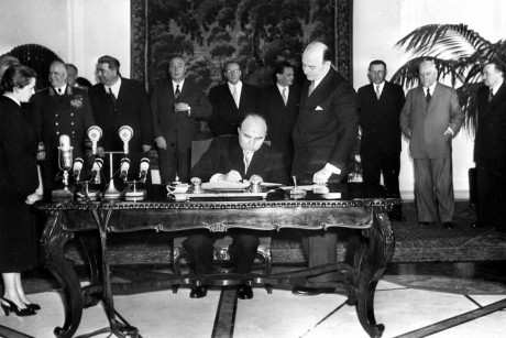 Előadás a Városi Levéltár és Kutatóintézetben Hegedűs András miniszterelnökről