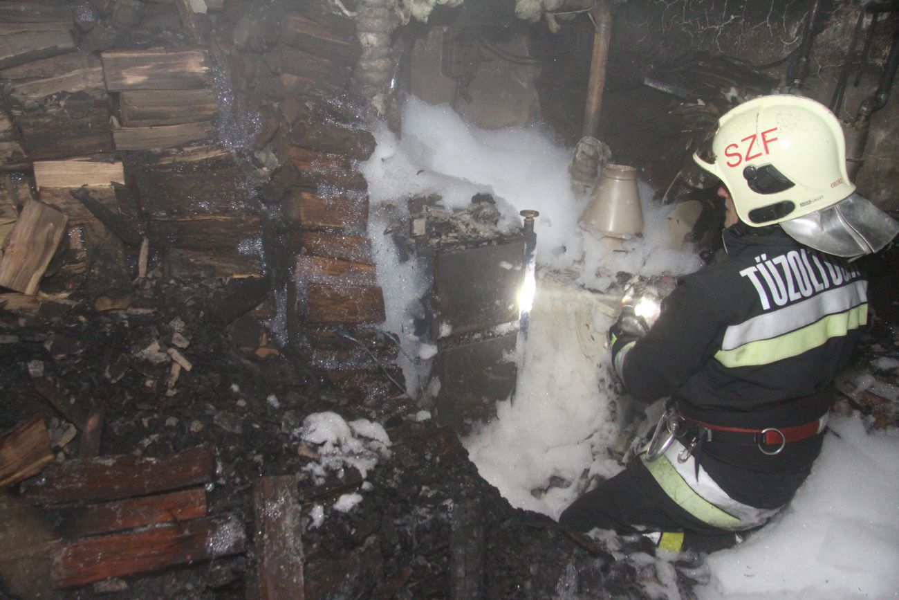 Kipattanó szikra, kicsapó láng is okozhat lakástüzet