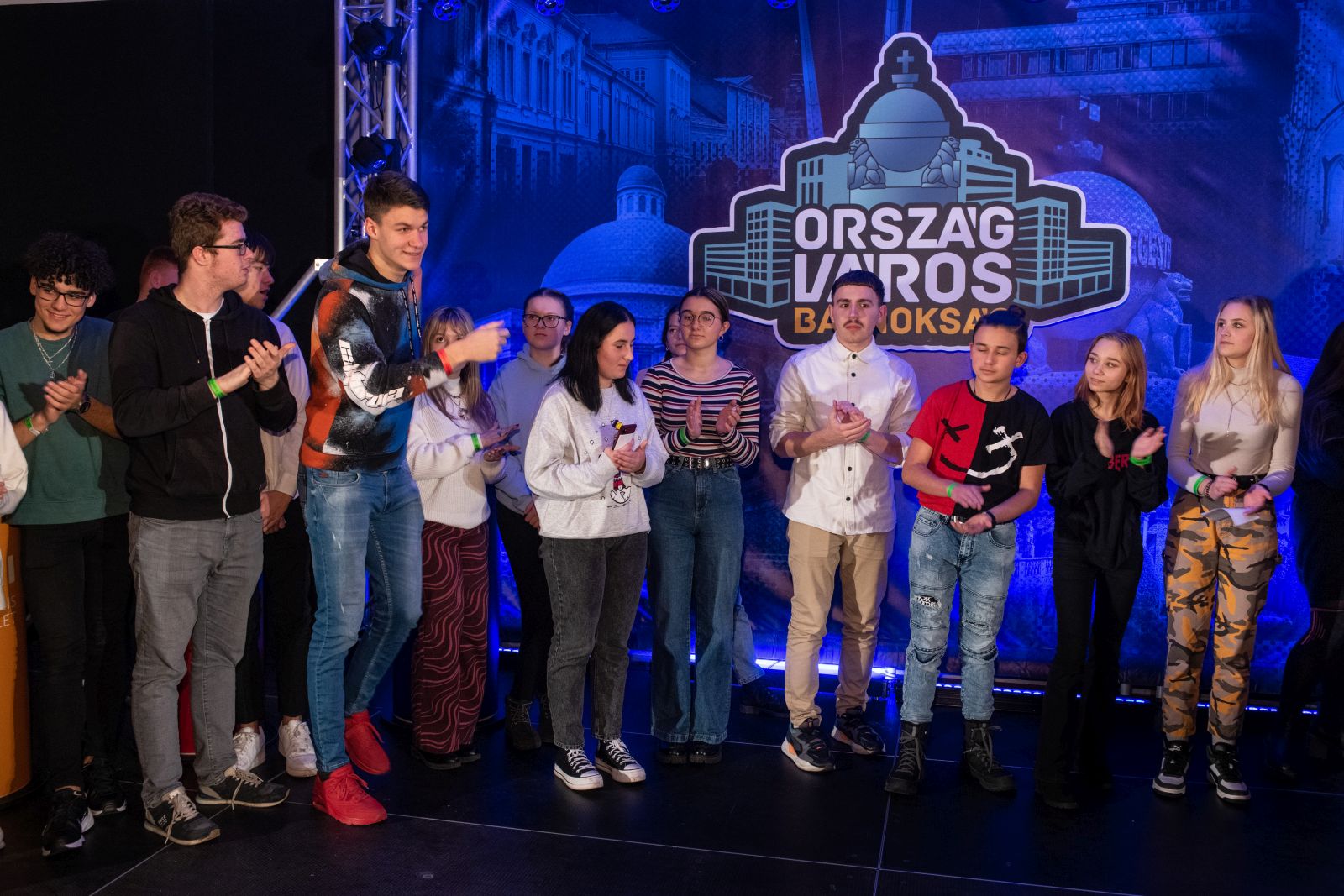 Ország, város Bajnokság több ezer fehérvári középiskolással